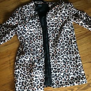 Leopard print lightweight coat